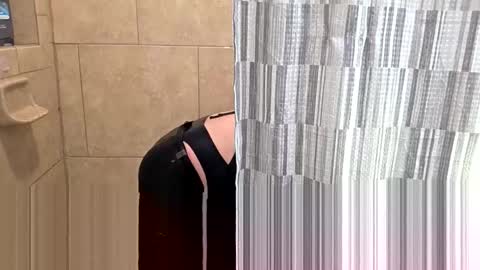 Snapshot of andrewo4277 chatting on 04/11/26, 01:04 andrewo4277 online show from 04/11/26, 01:04