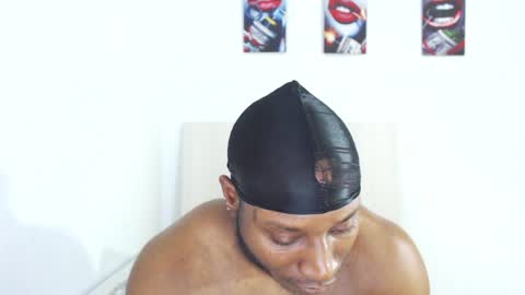 Snapshot of andrewoconnor__ chatting on 04/13/26, 12:32 Andrew Oconnor online show from 04/13/26, 12:32