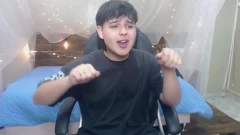 Snapshot of andrewsmile_ chatting on 12/27/24, 12:45 ANDREW online show from 12/27/24, 12:45