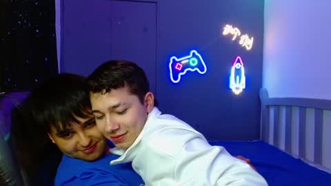 Snapshot of andrewsmile_ chatting on 01/15/25, 07:12 ANDREW online show from 01/15/25, 07:12