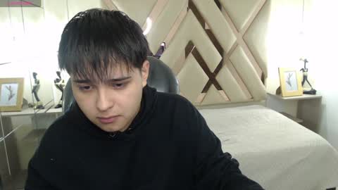 Snapshot of andrewsmile_ chatting on 01/16/25, 12:20 ANDREW online show from 01/16/25, 12:20