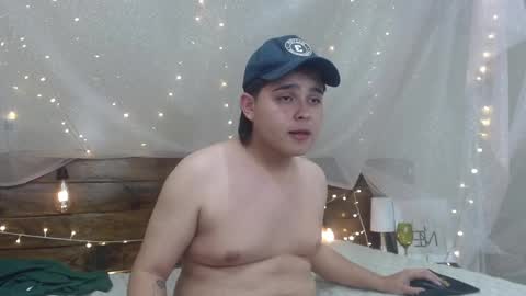 Snapshot of andrewsmile_ chatting on 01/16/25, 08:36 ANDREW online show from 01/16/25, 08:36