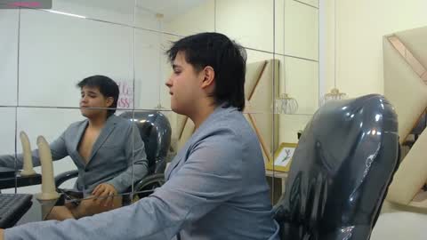 Snapshot of andrewsmile_ chatting on 01/28/25, 03:25 ANDREW online show from 01/28/25, 03:25