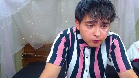 Snapshot of andrewsmile_ chatting on 03/01/25, 06:32 ANDREW online show from 03/01/25, 06:32