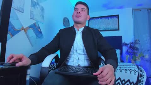 Snapshot of andrewstelee chatting on 03/08/25, 03:06 andrewstelee online show from 03/08/25, 03:06