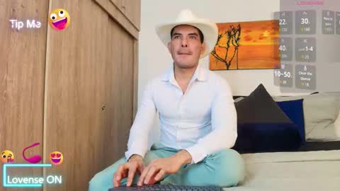 Snapshot of andrewstelee chatting on 12/05/25, 01:58 andrewstelee online show from 12/05/25, 01:58