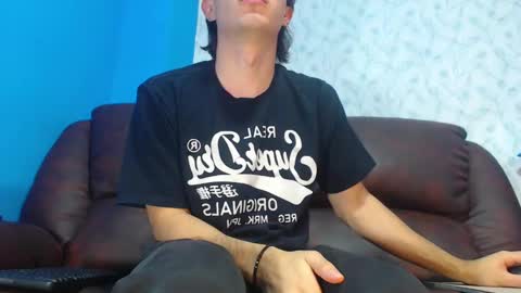 Snapshot of andreww_whitee chatting on 01/23/25, 08:45 AndreW White online show from 01/23/25, 08:45