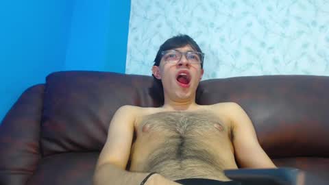 Snapshot of andreww_whitee chatting on 01/24/25, 11:02 AndreW White online show from 01/24/25, 11:02