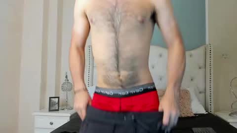 Snapshot of andreww_whitee chatting on 02/20/25, 07:08 AndreW White online show from 02/20/25, 07:08