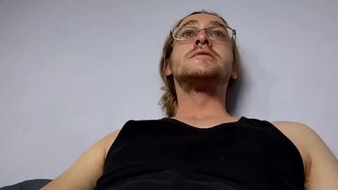 Snapshot of andrewwhitby chatting on 09/18/25, 10:50 andrewwhitby online show from 09/18/25, 10:50