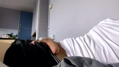 Snapshot of andrewwhitby chatting on 09/27/25, 03:06 andrewwhitby online show from 09/27/25, 03:06