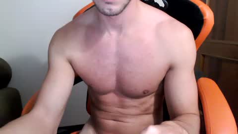 Snapshot of andrewyy34 chatting on 10/22/25, 09:25 Andrea online show from 10/22/25, 09:25