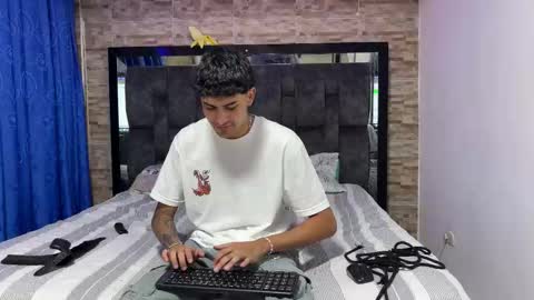 Andresuki online show from 11/18/25, 03:12