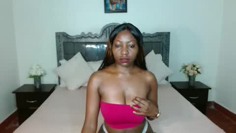 Snapshot of andrienna chatting on 10/25/25, 05:48 Anna online show from 10/25/25, 05:48