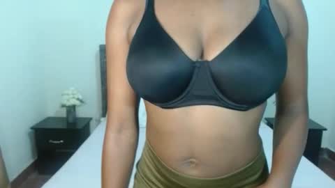 Snapshot of andrienna chatting on 12/04/25, 06:38 Anna online show from 12/04/25, 06:38