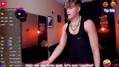 Snapshot of andrius_24 chatting on 12/15/25, 07:07 online show from 12/15/25, 07:07