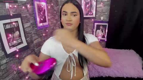 Snapshot of andrys_hot chatting on 01/05/26, 10:46 Andrys online show from 01/05/26, 10:46