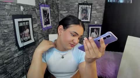 Snapshot of andrys_hot chatting on 01/17/26, 10:13 Andrys online show from 01/17/26, 10:13