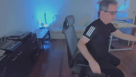 Andrew online show from 12/01/25, 10:42