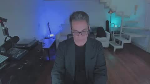 Snapshot of andy0pandi chatting on 06/12/26, 12:37 Andrew online show from 06/12/26, 12:37