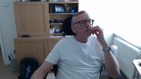 andy1234518 online show from 04/18/26, 10:08