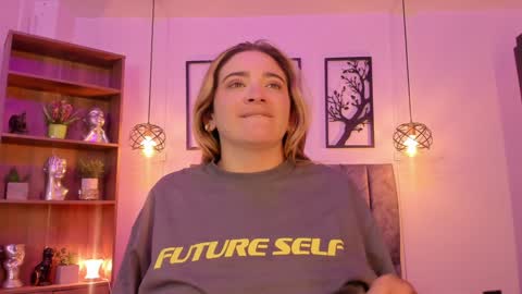 Snapshot of andy_and_emma chatting on 12/10/24, 04:06 andy_and_emma online show from 12/10/24, 04:06