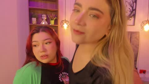 Snapshot of andy_and_emma chatting on 12/17/24, 12:54 andy_and_emma online show from 12/17/24, 12:54