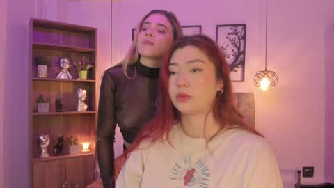 Snapshot of andy_and_emma chatting on 12/22/24, 12:05 andy_and_emma online show from 12/22/24, 12:05