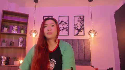 Snapshot of andy_and_emma chatting on 01/01/25, 03:14 andy_and_emma online show from 01/01/25, 03:14