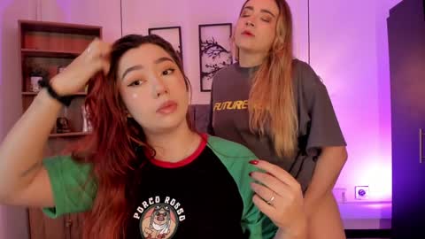 Snapshot of andy_and_emma chatting on 01/08/25, 12:37 andy_and_emma online show from 01/08/25, 12:37