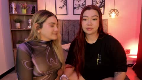 Snapshot of andy_and_emma chatting on 01/16/25, 12:42 andy_and_emma online show from 01/16/25, 12:42