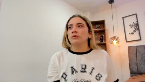 Snapshot of andy_and_emma chatting on 01/23/25, 12:41 andy_and_emma online show from 01/23/25, 12:41