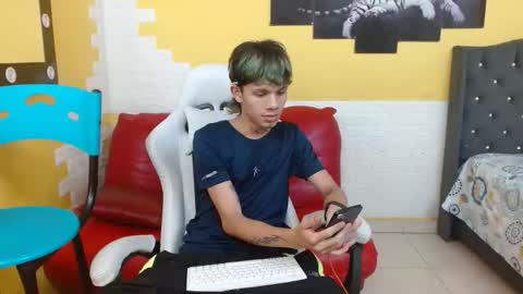 andy_dan1 online show from 03/17/26, 07:50