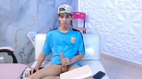 andy_dan1 online show from 04/01/26, 08:39