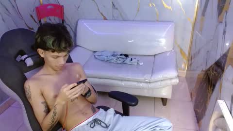 andy_dan1 online show from 04/08/26, 08:31