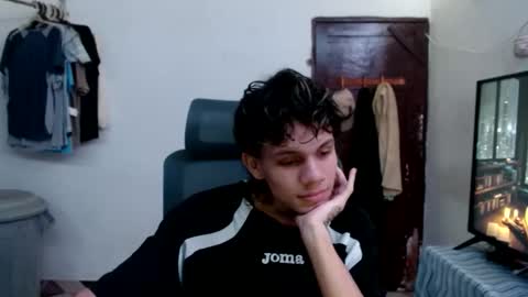 andy_dan1 online show from 06/02/26, 07:43