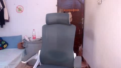 Snapshot of andy_dan1 chatting on 07/13/26, 07:00 andy_dan1 online show from 07/13/26, 07:00