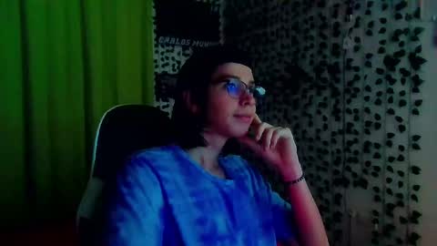 Snapshot of andy_gray01 chatting on 10/04/25, 12:14 Andy Gray online show from 10/04/25, 12:14