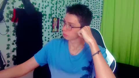 Snapshot of andy_gray01 chatting on 10/19/25, 03:45 Andy Gray online show from 10/19/25, 03:45