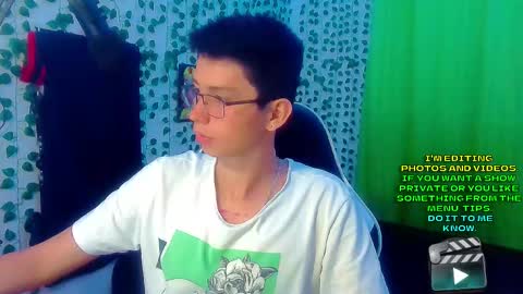 Snapshot of andy_gray01 chatting on 10/21/25, 12:22 Andy Gray online show from 10/21/25, 12:22