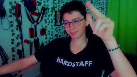 Snapshot of andy_gray01 chatting on 10/25/25, 11:29 Andy Gray online show from 10/25/25, 11:29