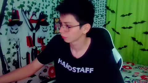 Snapshot of andy_gray01 chatting on 11/14/25, 02:49 Andy Gray online show from 11/14/25, 02:49