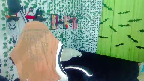 Snapshot of andy_gray01 chatting on 11/19/25, 05:02 Andy Gray online show from 11/19/25, 05:02