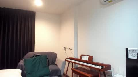 Snapshot of andy_hunk chatting on 11/06/25, 02:56 Andrew online show from 11/06/25, 02:56