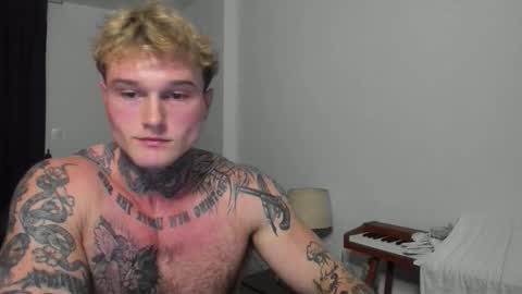 Snapshot of andy_hunk chatting on 12/13/25, 11:43 Andrew online show from 12/13/25, 11:43