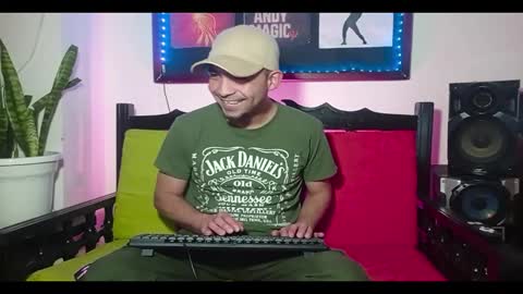 Snapshot of andy_magic_ chatting on 11/23/25, 04:12 andy_magic_ online show from 11/23/25, 04:12