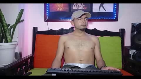 Snapshot of andy_magic_ chatting on 11/25/25, 01:49 andy_magic_ online show from 11/25/25, 01:49