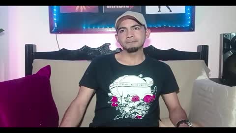 Snapshot of andy_magic_ chatting on 11/26/25, 02:12 andy_magic_ online show from 11/26/25, 02:12