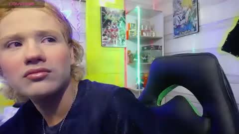 andy online show from 11/28/25, 08:11