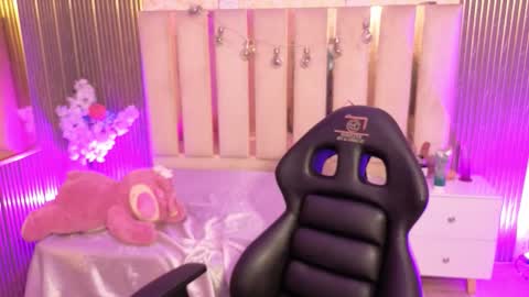 Snapshot of andy_tay1 chatting on 12/01/25, 03:44 Andy tay online show from 12/01/25, 03:44